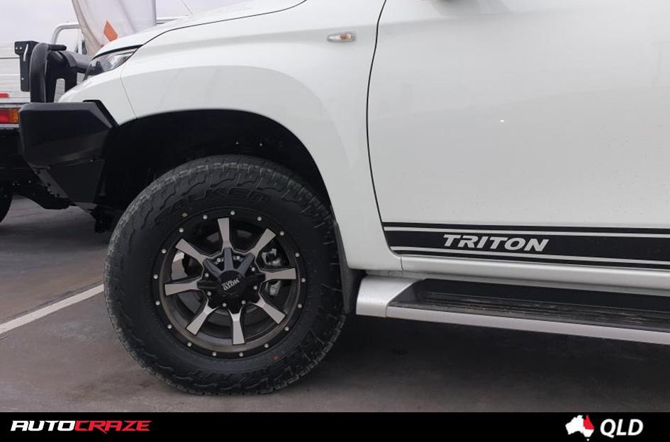 MITSUBISHI TRITON MO970 GLOSS BLACK MACHINED FACE